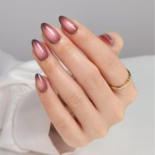 Halo Effect Almond Press On